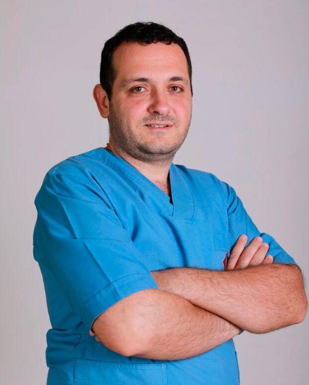 Γιατρός δερματολόγος Raul Kourouzides